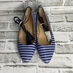 Talbots blue stripe lace up pointed toe flat size 8